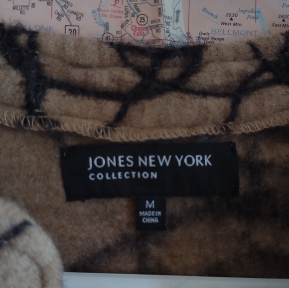 100% wool Jones New York top button cape - Picture 4 of 5
